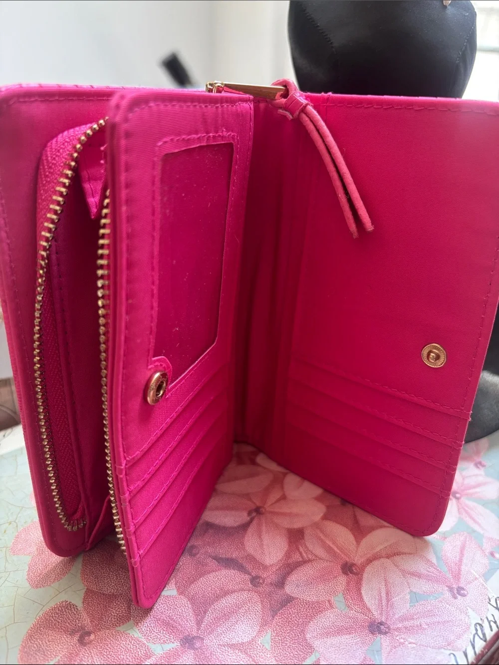 No Boundaries Women's Bexley Pink Textured Wallet